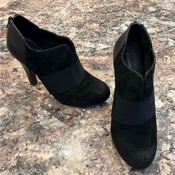 Gianni Bini velour high heel bootie - Picture 3 of 3
